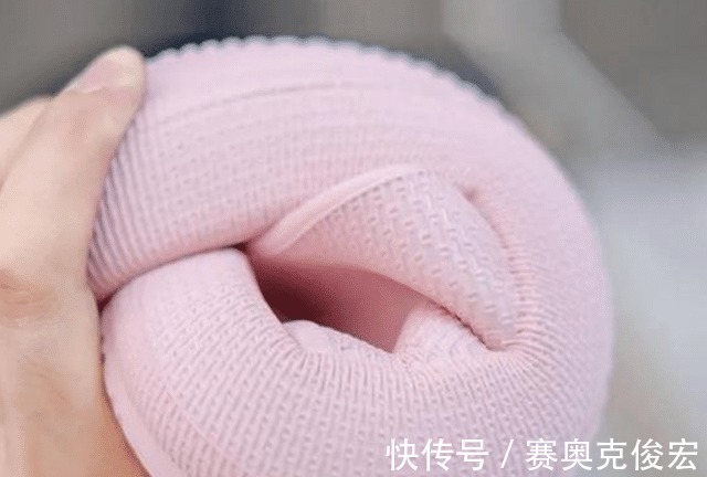 阿迪|建议:别再穿耐克拖鞋,这双国产拖鞋,便宜又舒服,太可了!