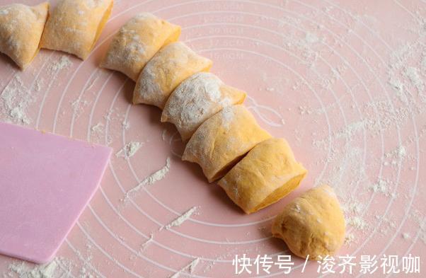 早餐别总吃油条,试试更好吃的南瓜甜甜圈,非油炸更健康