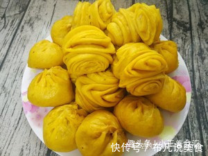 南瓜别再炒着吃了，试试这种做法，蒸一大笼也不够吃