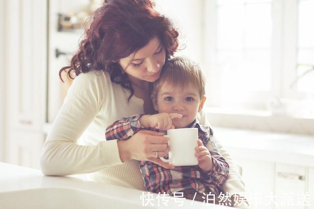 喝水|给孩子喝水有讲究,这三个时间点不要给孩子喝水,影响健康