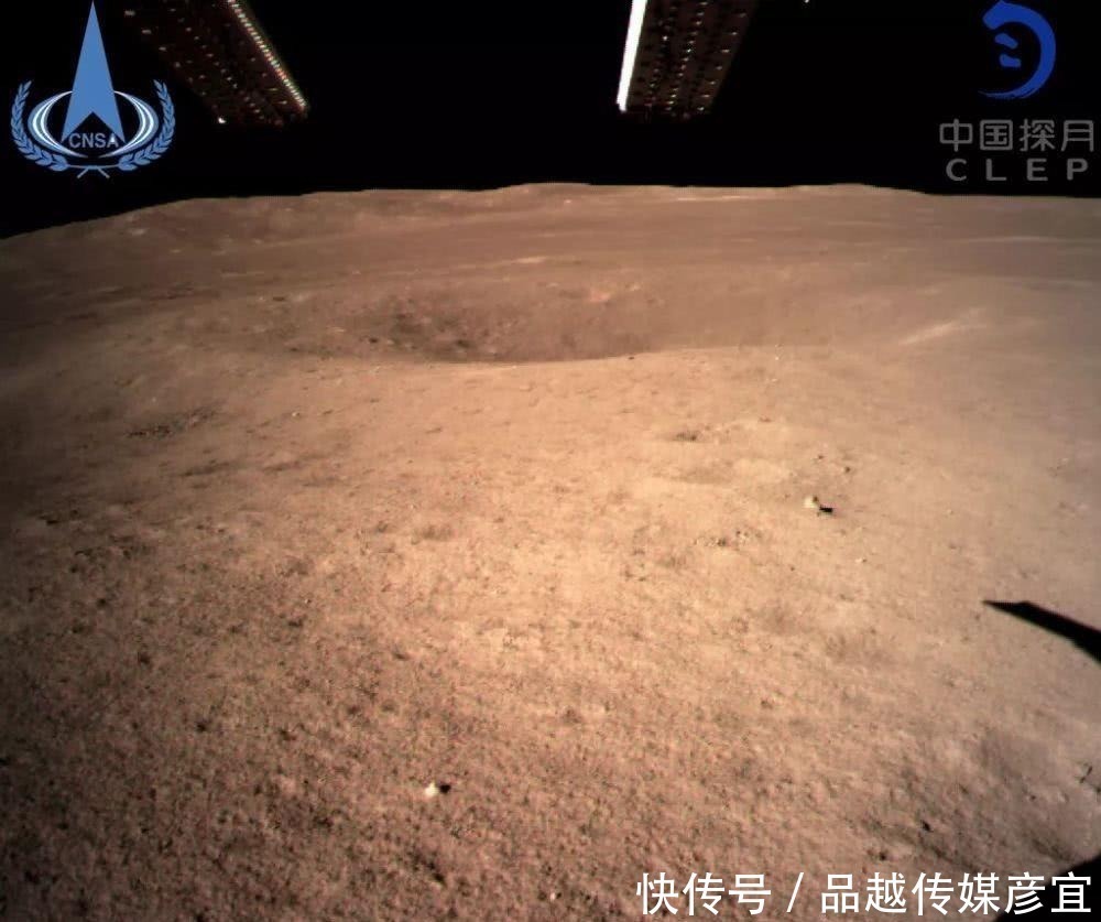 请收下世界首张近距离月背影像!网友泪目:玉兔,家里来人了!