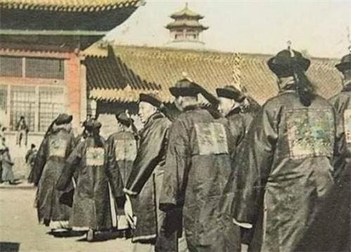 白夜行#启功看到“清华园”三字后,为何长叹一声大清王朝怎能不完啊