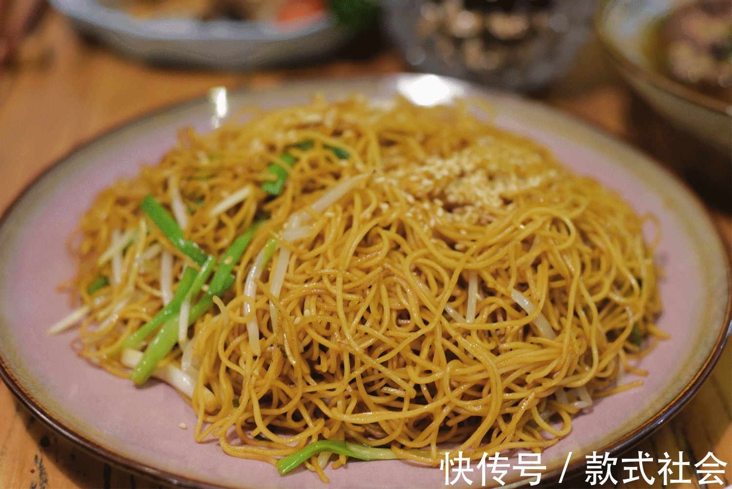 卡路里|4种一吃就长肉的主食,第一种堪比“喝油”,运动再多也“白瞎”