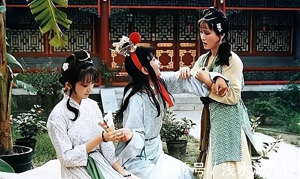 晴雯&难怪袭人要陷害晴雯,你看她们的身份有啥区别