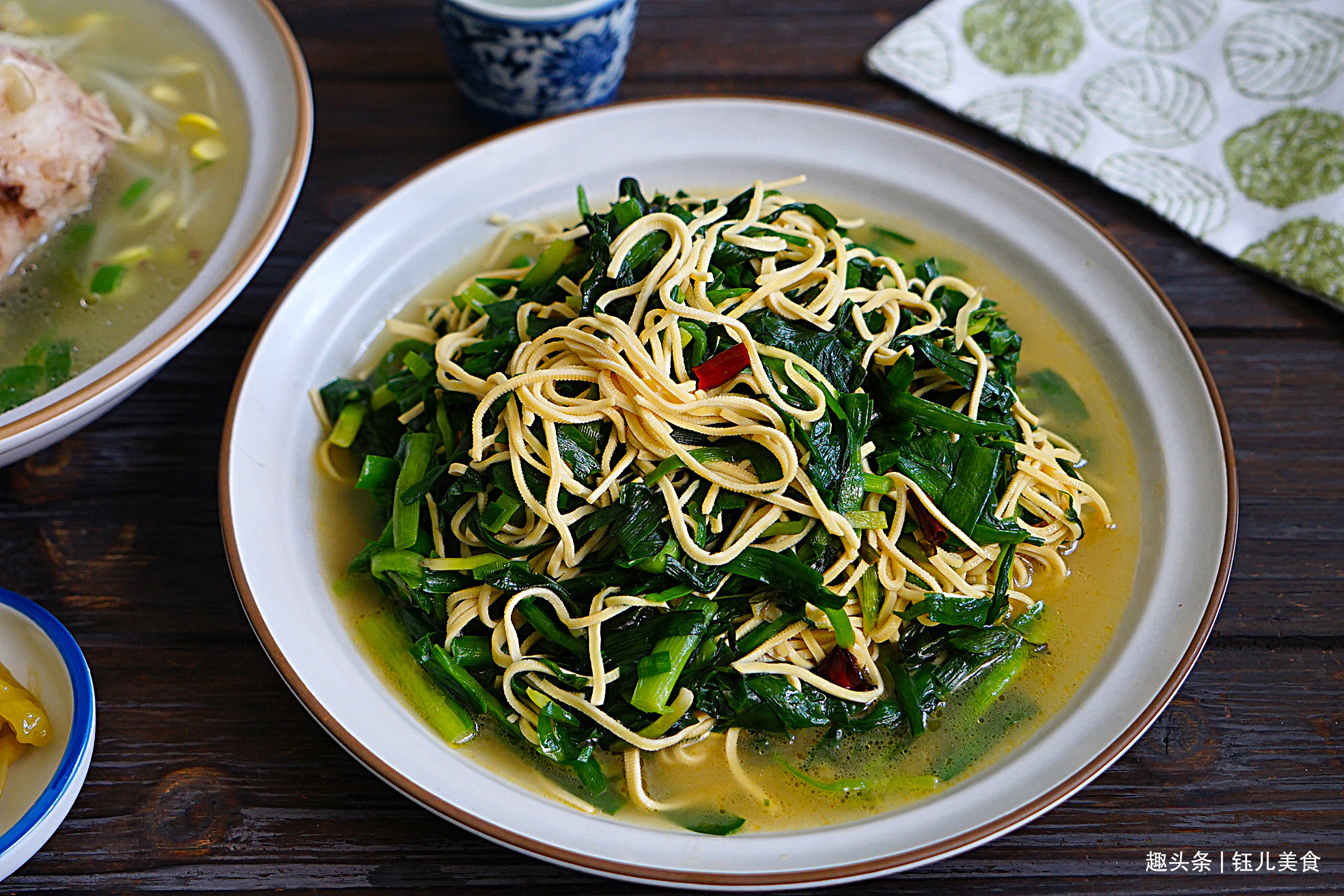 蒜薹|儿媳妇做的午餐火了,简单的家常菜,婆婆不嫌弃还分享烹饪技巧