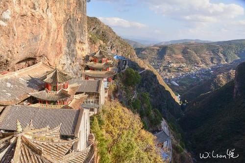 大理最吓人景点：号称云南悬空寺，石龙倒挂天华山，攀顶步步心惊