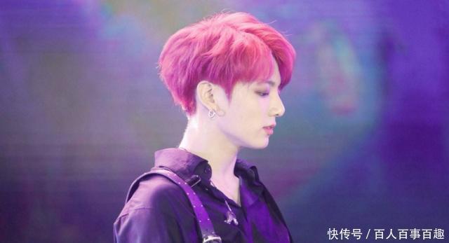 田柾国用发型偷走粉丝的心,樱桃发色着实诱惑,网友坐不住了