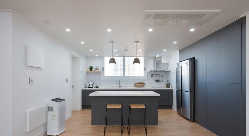 氛围感|理智选择“去客厅化”，只买一张沙发不做累赘设计，111㎡很舒服