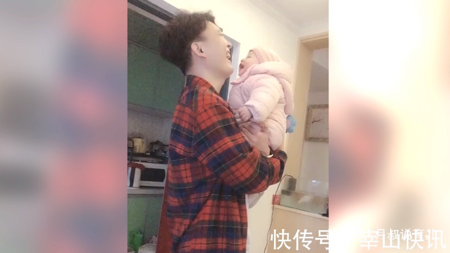 小宝宝|舅舅和外甥女第一次见面, 两活宝就笑个不停,网友 挺有缘分