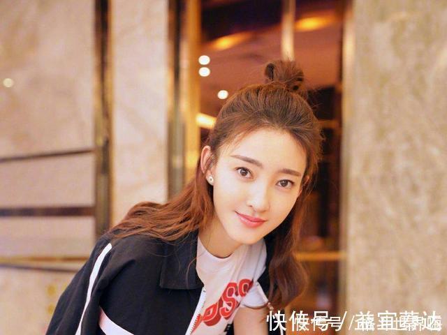 樱桃头|“丸子头”早就过时了!今年开始流行“樱桃头”,8成女生都适合