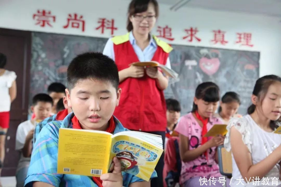 中小学校|因为“下课去玩”被点名批评,爸爸怒了:孩子“野一点”又何妨!