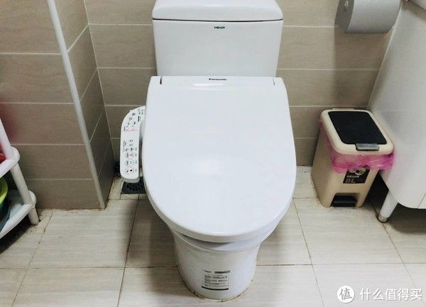 马桶盖膨胀螺丝无法拆