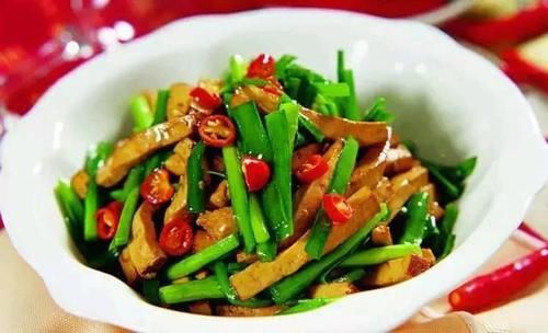 常给孩子吃此道家常菜,营养好消化,补铁又补钙,健脑益智杠杠的