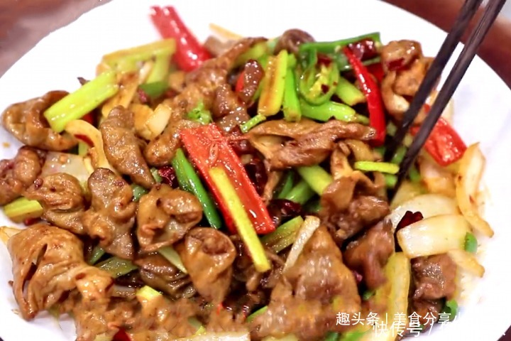 干煸肥肠最好吃的做法,简单几步就上桌,外酥里嫩又下饭,特解馋