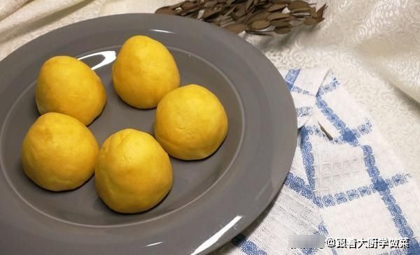 主食|从开始减肥,晚餐就拿它当主食,热量低还好吃,一搅一蒸就出锅