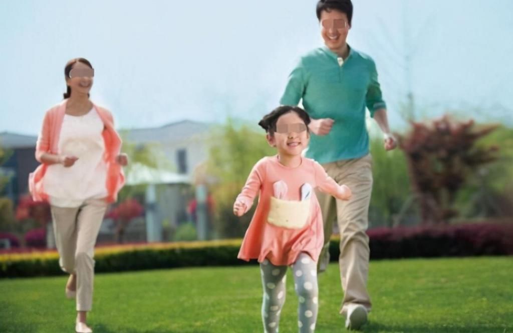 安稳|“宁可穷3年也要自己带娃”，为何3年过去后，父母却悔不当初