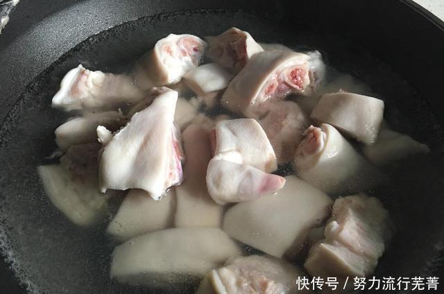 步骤|记住这三个步骤,卤猪蹄肥而不腻软糯香嫩,吃一口满嘴香