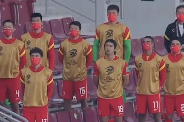 主帅|中甲都不要了?李铁因国足执教争议:失去中甲劲旅执教机会!