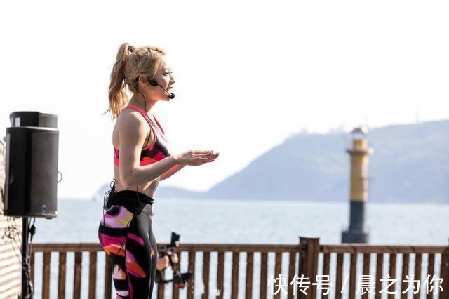 蘋果臀|韓國90后健身女教練，大秀蘋果臀，身材曲線凹凸有型