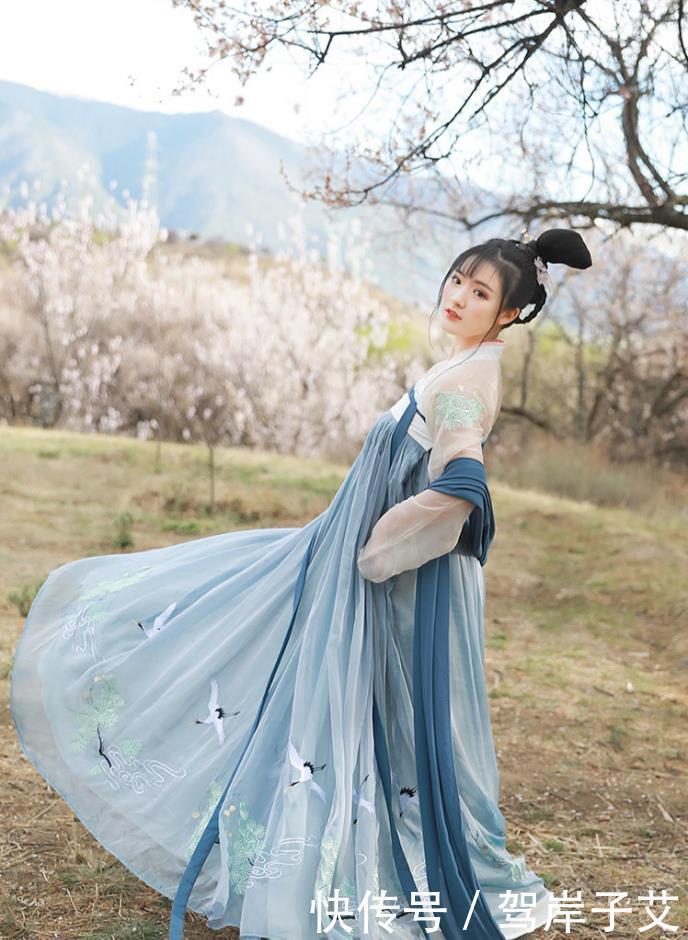 上架|这些“上架嫌它丑,下架求成狗”的绝版汉服,有你的梦中情裙吗