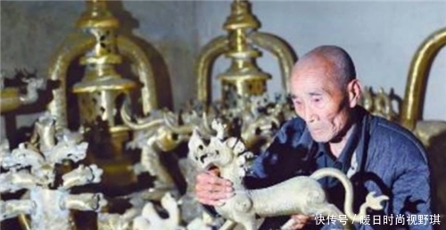 因常被警察找上门,他把做旧技术免费教全村人,如今成最大造假村