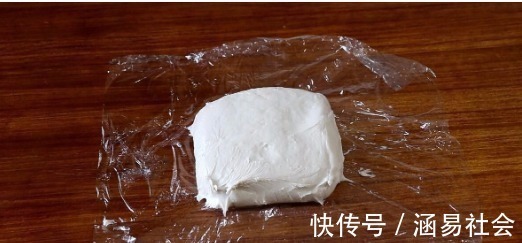 花椒粒|一碗面粉，2个萝卜，教你做好吃的萝卜丝饼，爱吃萝卜的快收藏