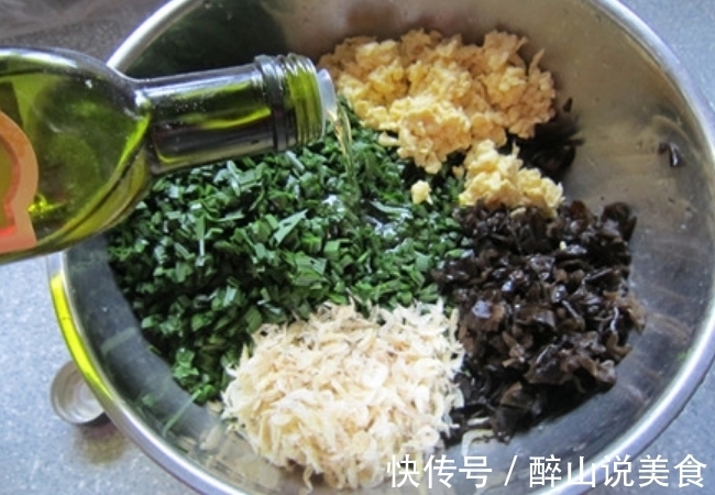 饺子馅调不出味道来老师傅告诉我，这样做的三鲜水饺更好吃