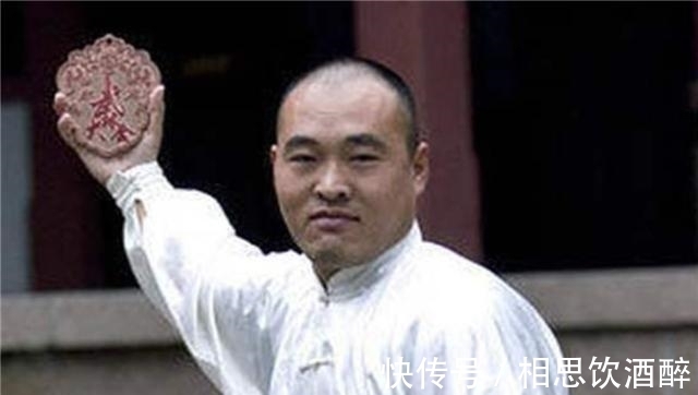 卸任|马云卸任后,他的贴身保镖李天金,失去百万年薪后,现状如何?