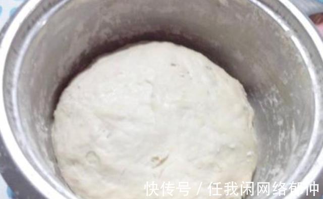 不要傻傻用酵母发面了,只需用它2分钟,做出馒头又发又好吃的
