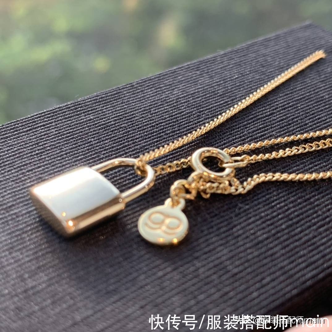 轻奢|配饰选得好，穿搭没烦恼，这三款时尚轻奢的项链不容错过