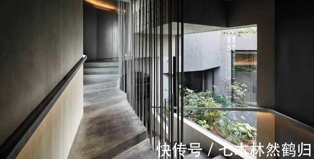 施工方|日本396㎡混凝土别墅，设计完美，施工方却怒斥：太难了
