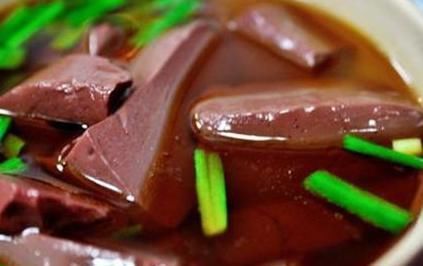 猪血虽好,但吃了猪血后,一定别碰此类食物,得忌口,告诉家里人