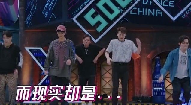 鐘漢良|所有人都穿黑襪子,唯獨忘告訴王一博,看他穿的啥,粉絲笑出鼻涕泡