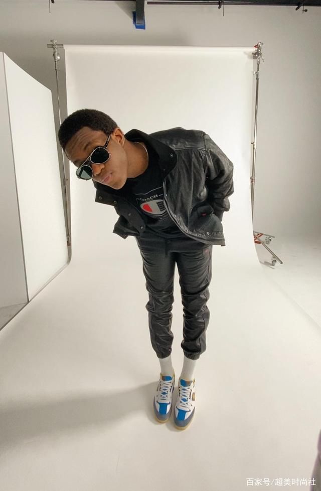 t恤|黑人时尚模特走红网络，复古时尚风引人注目，还获评最佳着装奖