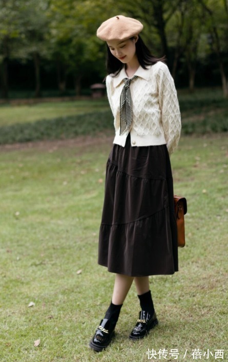 搭配|有品味的女人都常穿“乐福鞋”,搭裤子裙子,实用不说还优雅高级