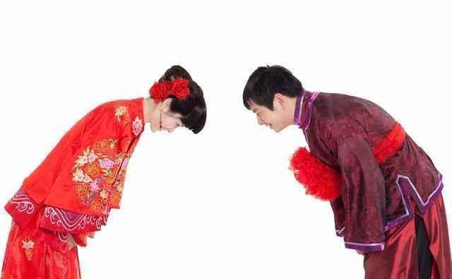 儿媳妇|产子后,婆婆未照顾月子,孙子长大,婆婆给儿媳一个本子让她签字