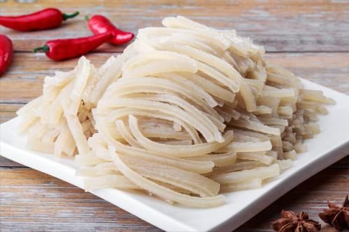 蘸料|做猪皮冻，最忌焯水后直接煮，多加1步，Q弹爽滑，透亮还不腥