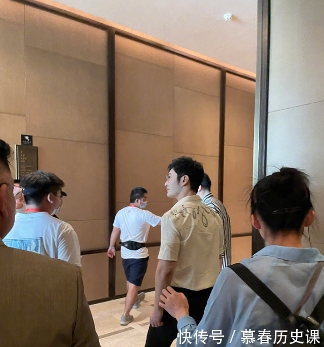 人气|龚俊上节目自带“工具”，节目未播已先火，嘉宾一个比一个高人气