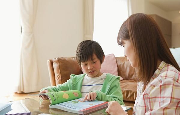 一年级@上了4、5年书法班,字迹还是杂乱不堪?孩子:这又不是书法作业