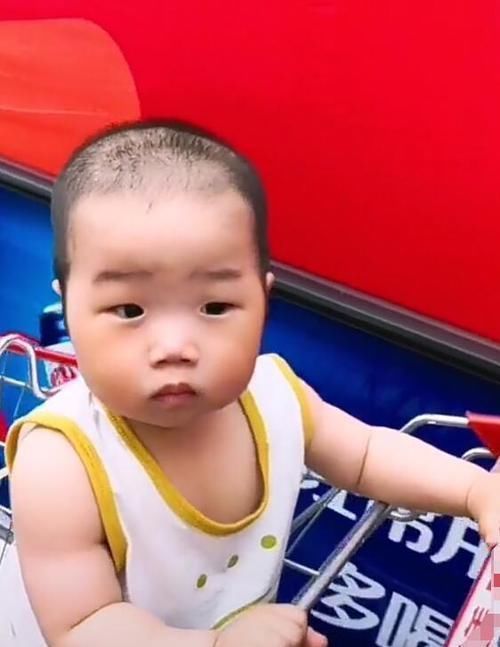 东西|带孩子去超市,妈妈故意空手而归,宝宝的反应都长在“笑点”上