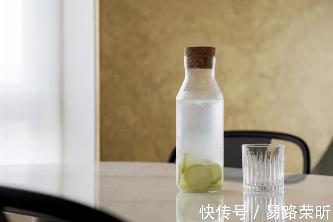 干湿分区|118㎡现代简约风三居,月球元素的运用、太空舱书房的设计,有趣