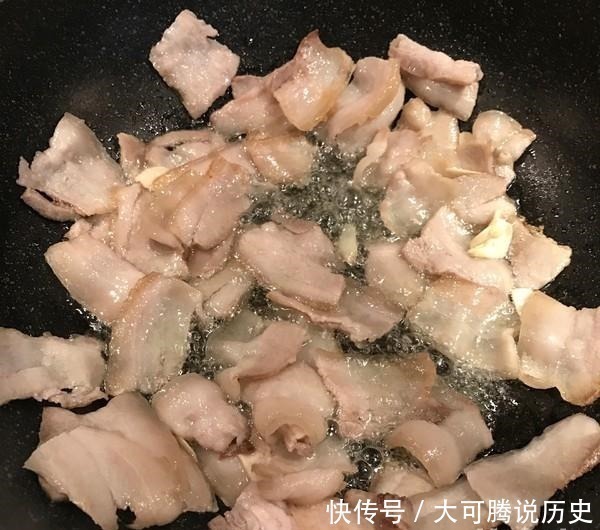 它是“肺部保护伞”,家家户户都有,化痰止咳,有烟瘾的更要吃