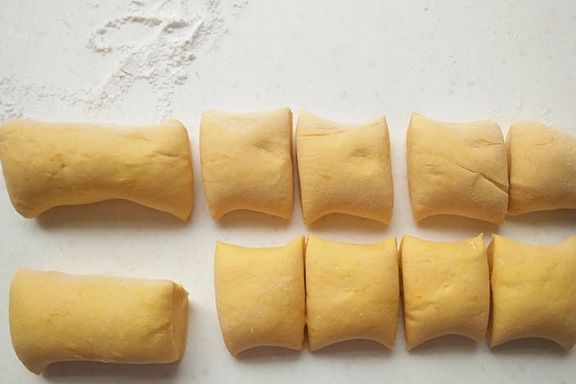 千层饼|炎炎夏日最爱的早餐，层层香甜又暄软，家有南瓜红豆就能做，美味