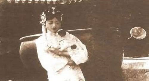 溥仪|和末代皇帝溥仪离婚的婉蓉,最后结局是怎么样的?