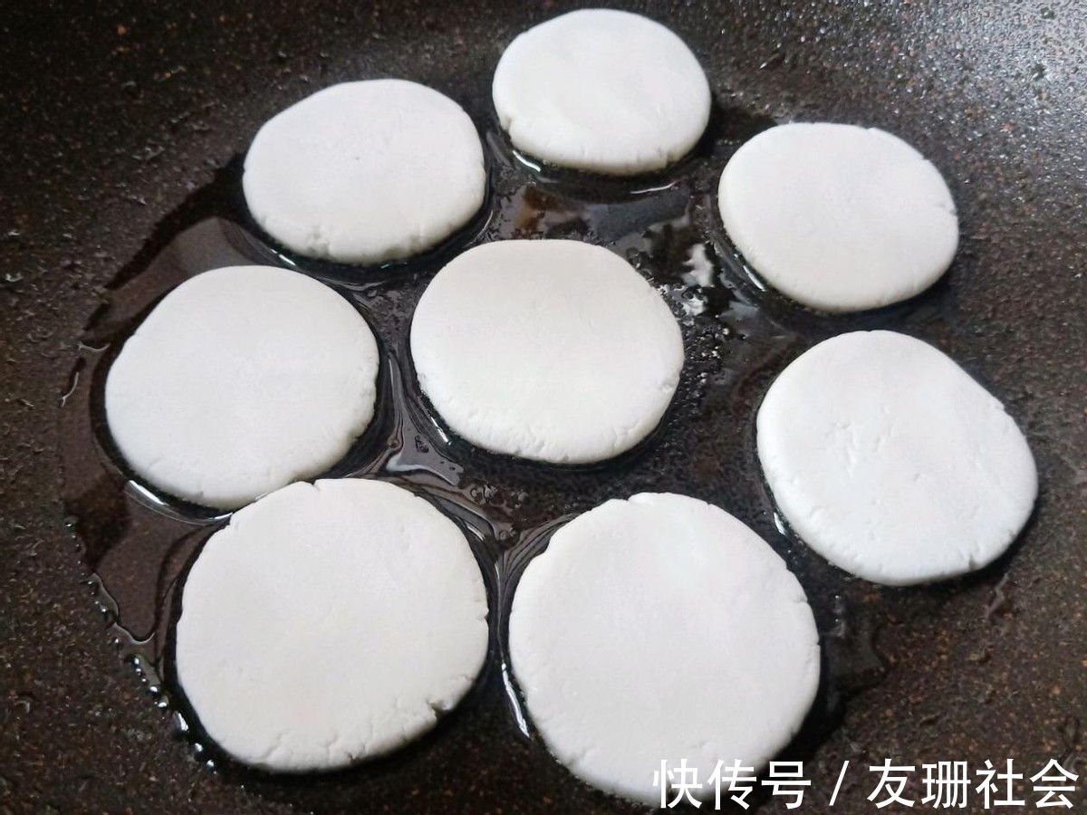 糯米|香甜软糯的红糖糍粑,营养美味,适大人小孩都爱吃的小甜品