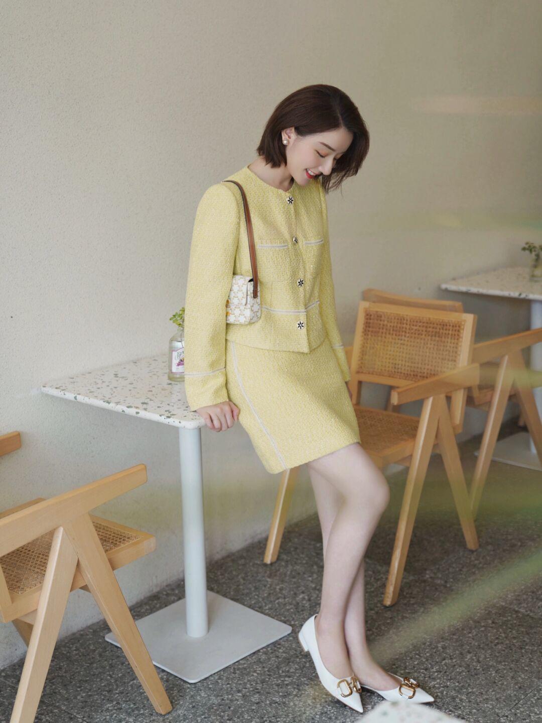 高级感 春天不知道怎么穿?小香风外套这样搭,普通人也能美出明星范