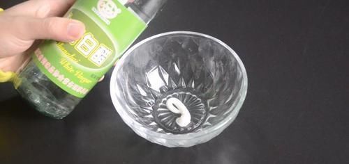 白墙脏了不用重新刷, 教你一个窍门, 简单一擦, 立马干净如新