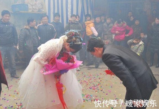 畸形|怀孕8个月查出畸形,孕妇拒绝引产,孩子出生时,所有人都沉默了