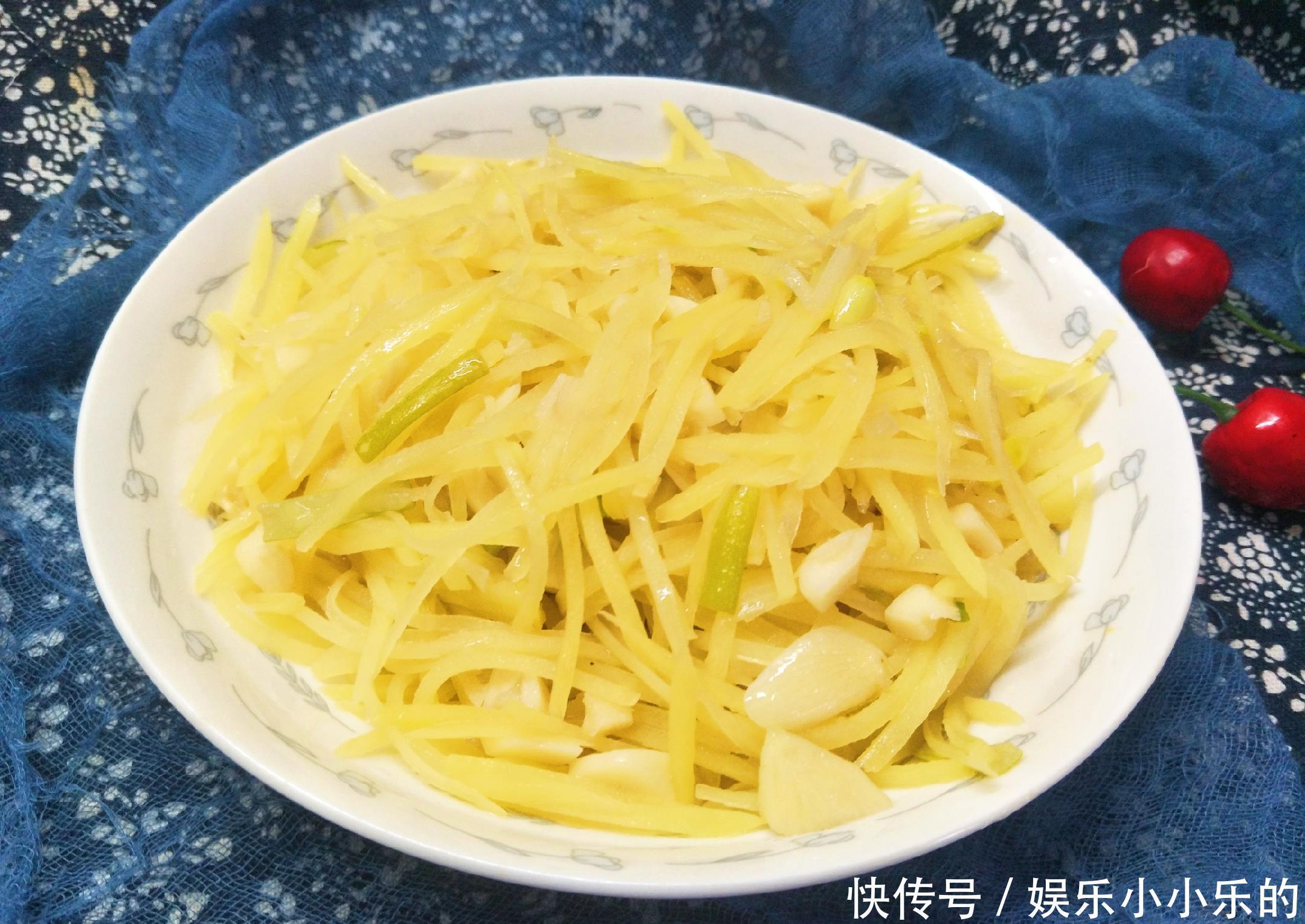 炒土豆丝时,放醋方法有讲究,教你1招,土豆丝酸香不呛口