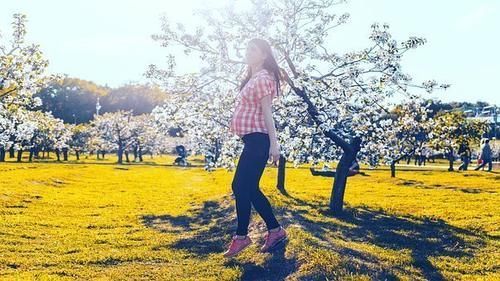 准妈妈们|孕期六个月后肚子长得较快，孕妈要注意做好三件事，以免伤及胎儿